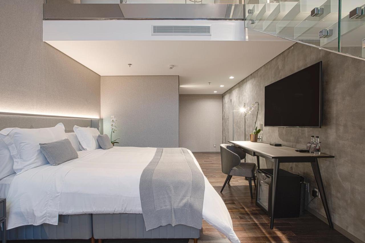 Suryaa Hotel Pinhais, Curio Collection By Hilton Ngoại thất bức ảnh