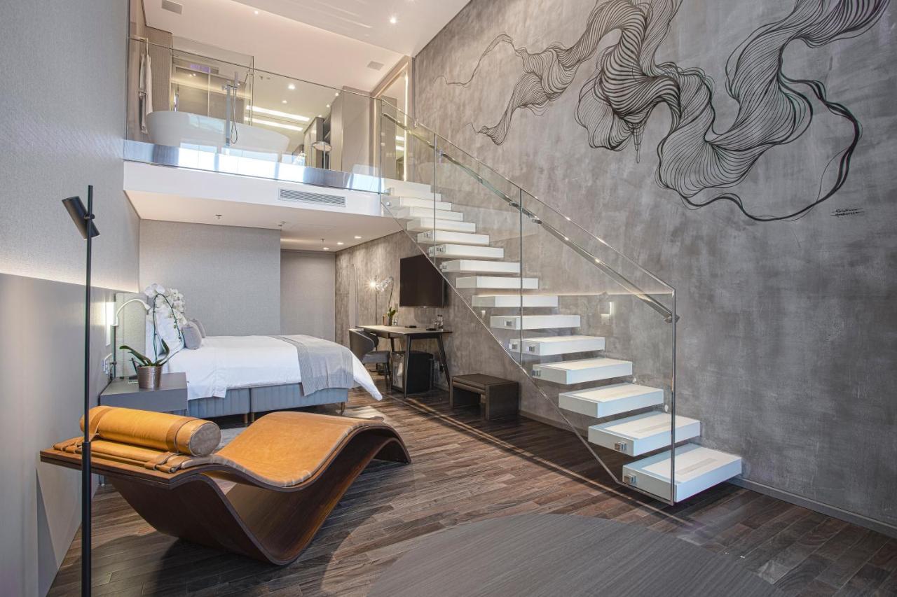 Suryaa Hotel Pinhais, Curio Collection By Hilton Ngoại thất bức ảnh
