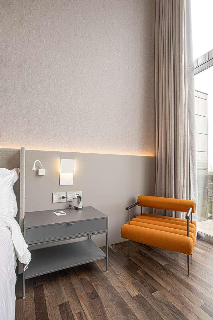 Suryaa Hotel Pinhais, Curio Collection By Hilton Phòng bức ảnh